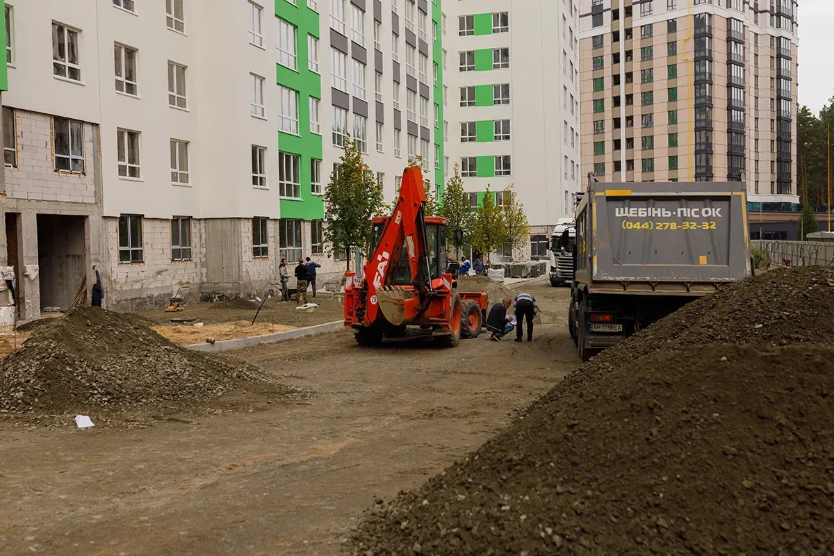 В другій черзі ЖК City Park триває благоустрій прибудинкової території - 5