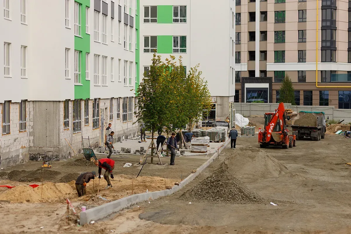 В другій черзі ЖК City Park триває благоустрій прибудинкової території - 3